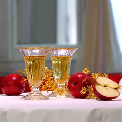 Ételek és italok, Red sparrow in Pothamedu Ételek és italok, Red sparrow in Pothamedu