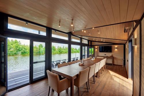 Selfish Club in Knyazhychi Selfish Club in Knyazhychi