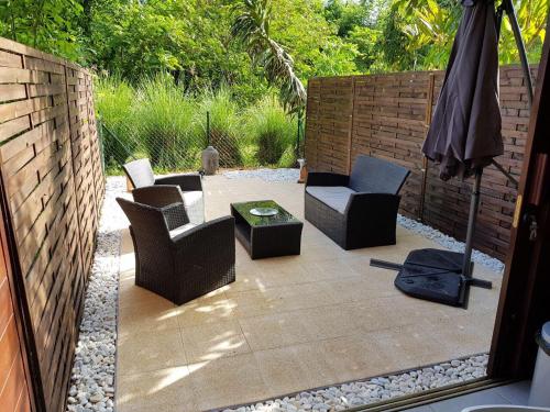 studio meublé Montjoly avec accès piscine (studio meuble Montjoly avec acces piscine) in Remire-Montjoly studio meublé Montjoly avec accès piscine (studio meuble Montjoly avec acces piscine) in Remire-Montjoly