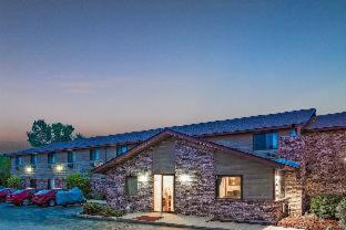 哈特福德溫德姆速8酒店 (Super 8 By Wyndham Hartford Wi) in 威斯康星州哈佛 (WI) 哈特福德溫德姆速8酒店 (Super 8 By Wyndham Hartford Wi) in 威斯康星州哈佛 (WI)