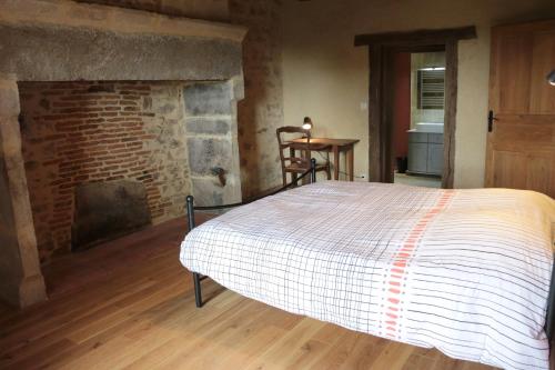 Chambre spacieuse dans maison de caractere, au calme, avec belle vue in Laguiole Chambre spacieuse dans maison de caractere, au calme, avec belle vue in Laguiole