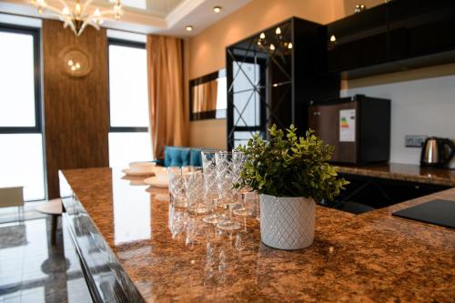 01411а Верхняя Торговая Residence Трехкомнатные апартаменты с Джакузи и Панорамным видом in Ufa 01411а Верхняя Торговая Residence Трехкомнатные апартаменты с Джакузи и Панорамным видом in Ufa