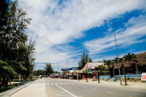 Chau Ngoc Vien Hotel - Bien My Khe - Quang Ngai in Thon Co Luy Chau Ngoc Vien Hotel - Bien My Khe - Quang Ngai in Thon Co Luy