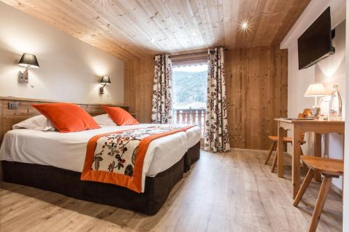 Logis Hotel Les Bruyeres in Morzine Logis Hotel Les Bruyeres in Morzine