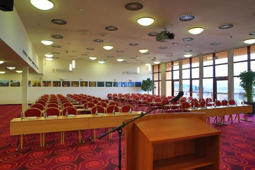 Business center, PRIMAVERA Hotel & Congress centre in Plzen Business center, PRIMAVERA Hotel & Congress centre in Plzen