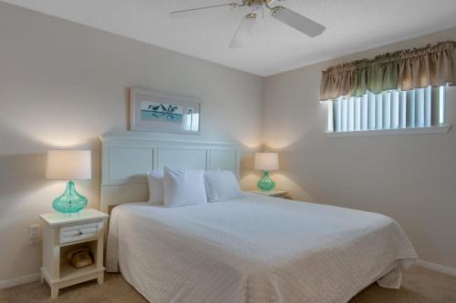 Crystal Sands II near Crab Trap Crystal Sands II near Crab Trap