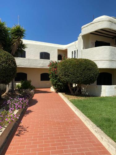 ทางเข้า, Peaceful & Spacious Apt with Parking & Queen Bed in คาวีโร ทางเข้า, Peaceful & Spacious Apt with Parking & Queen Bed in คาวีโร