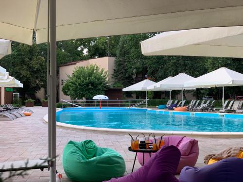 Swimmingpool, Апартаменти у лісі in Novomoskovsk Swimmingpool, Апартаменти у лісі in Novomoskovsk