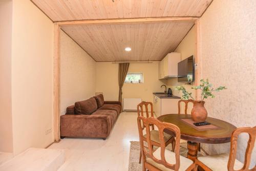 Kitchen, KUBU Loft in Klaipeda Kitchen, KUBU Loft in Klaipeda