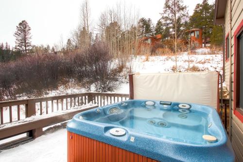 Mountaineer #M-1 - Ski-In/Ski-Out - Private Outdoor Hot Tub in Four O'Clock Mountaineer #M-1 - Ski-In/Ski-Out - Private Outdoor Hot Tub in Four O'Clock