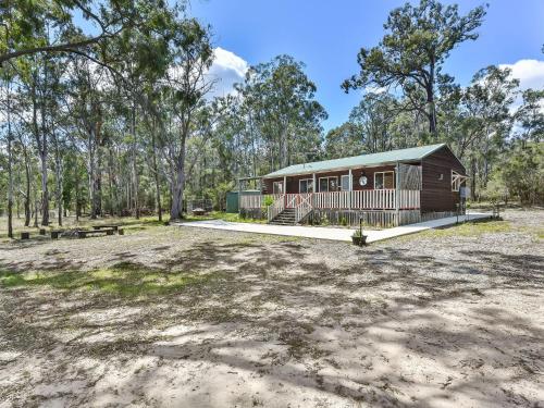 Wallaby Cottage - cute Accom in bushland setting in Millfield Wallaby Cottage - cute Accom in bushland setting in Millfield