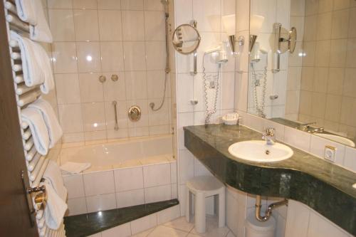 Hotel am Schloss in อิลเลอร์ทิสเซิน Hotel am Schloss in อิลเลอร์ทิสเซิน