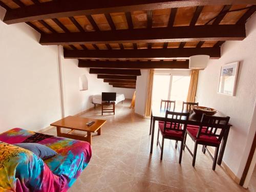 Apartamentos Mitus in Canet De Mar Apartamentos Mitus in Canet De Mar