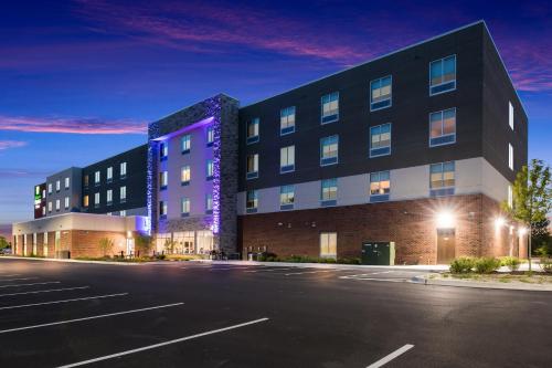 Exterior view, Holiday Inn Express & Suites Chicago - Hoffman Estates By IHG in Hoffman Estates Exterior view, Holiday Inn Express & Suites Chicago - Hoffman Estates By IHG in Hoffman Estates