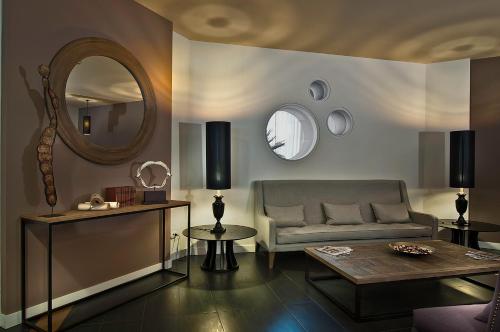 Lobby, Hotel Caravel in Eur and Garbatella Lobby, Hotel Caravel in Eur and Garbatella