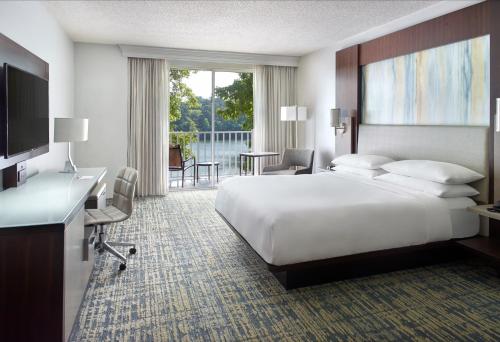 亞特蘭大長青湖畔度假村 (Atlanta Evergreen Lakeside Resort) in 石山 亞特蘭大長青湖畔度假村 (Atlanta Evergreen Lakeside Resort) in 石山