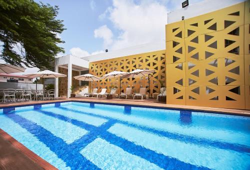 Svømmebasseng, The Cabin Hotel in Dzorwulu Svømmebasseng, The Cabin Hotel in Dzorwulu