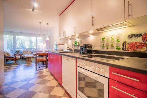 кухня, Rothornblick 11 by Arosa Holiday in Ароза кухня, Rothornblick 11 by Arosa Holiday in Ароза