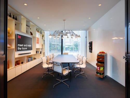 Конферентни зали/банкетни зали, citizenM Rotterdam in Ротердам Конферентни зали/банкетни зали, citizenM Rotterdam in Ротердам