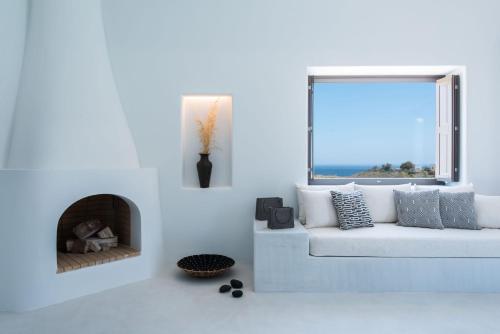 Azar Villas Santorini Luxury Villa With Private Pool And Sea View in Panagia Kalou Azar Villas Santorini Luxury Villa With Private Pool And Sea View in Panagia Kalou