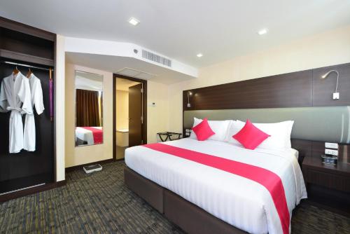 โรงแรมโฮเทล รอยัล บางกอก (Hotel Royal Bangkok ) in เยาวราช โรงแรมโฮเทล รอยัล บางกอก (Hotel Royal Bangkok ) in เยาวราช