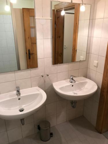 Fürdőszoba, Heuhof-Breitau Heulager in Sontra Fürdőszoba, Heuhof-Breitau Heulager in Sontra