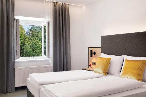 Stadthotel Oberndorf - 24h Self Check-In Terminal in Hof Bei Salzburg Stadthotel Oberndorf - 24h Self Check-In Terminal in Hof Bei Salzburg
