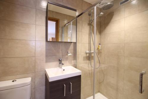 Bathroom, Chalet soFlo -5 FLOCONS OR - 3 Vallees - Saint-Martin-de-Belleville-9personnes-130m2 in Saint-Martin-de-Belleville Bathroom, Chalet soFlo -5 FLOCONS OR - 3 Vallees - Saint-Martin-de-Belleville-9personnes-130m2 in Saint-Martin-de-Belleville