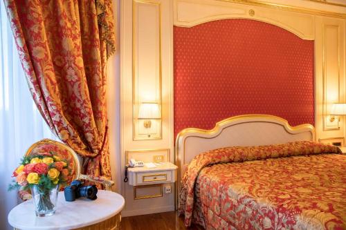 Hotel Regina Palace in สเตรซา Hotel Regina Palace in สเตรซา