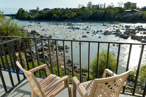 شرفة/ تراس, Four Seasons Riverside in Kutaisi شرفة/ تراس, Four Seasons Riverside in Kutaisi