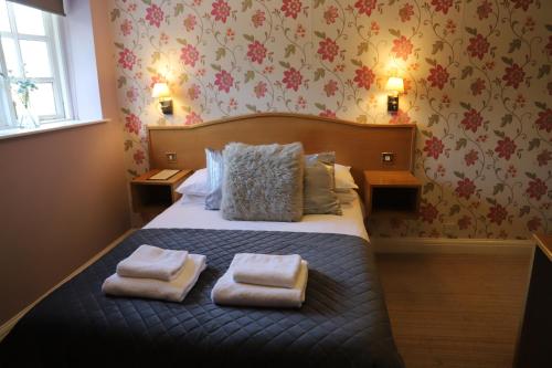 Red Lion Hotel, Pub & Restaurant in Buckland Red Lion Hotel, Pub & Restaurant in Buckland
