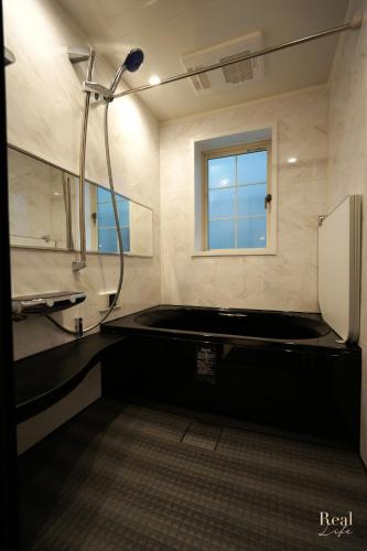 Bathroom, Real Life AOYAMA in Aoyama and Omotesando Bathroom, Real Life AOYAMA in Aoyama and Omotesando