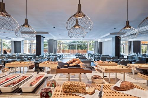 Makanan dan Minuman, Hotel AMI Budva Petrovac in Petrovac Makanan dan Minuman, Hotel AMI Budva Petrovac in Petrovac