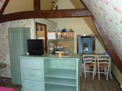 Kitchen, la ferme des granges in Montville Kitchen, la ferme des granges in Montville