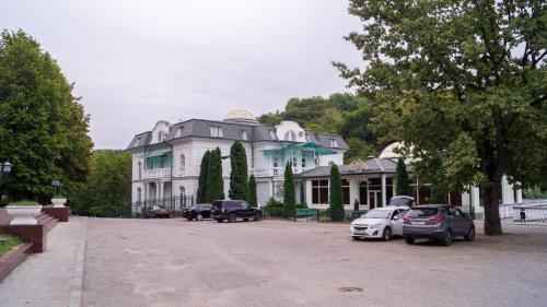 RGK Trek Hotel