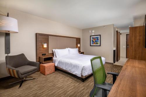 Holiday Inn Express and Suites Chatsworth By IHG in Canoga Park Holiday Inn Express and Suites Chatsworth By IHG in Canoga Park