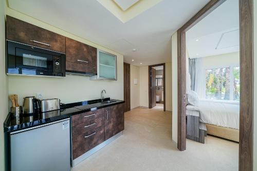 Kitchen, Le Tanger Residence Hoteliere in Mnar Kitchen, Le Tanger Residence Hoteliere in Mnar