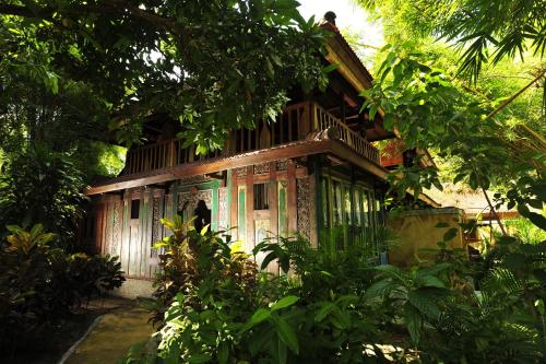 Hotel Pondok Sari Beach & SPA Resort in Pemuteran Hotel Pondok Sari Beach & SPA Resort in Pemuteran