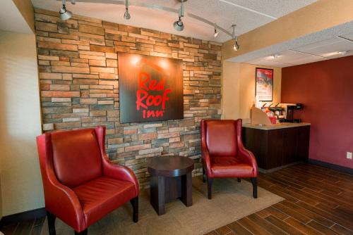 Lobby, Red Roof Inn Rockford East – Casino District in Rockford (IL) Lobby, Red Roof Inn Rockford East – Casino District in Rockford (IL)
