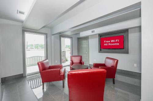 Lobby, Red Roof Inn & Suites Calhoun in Calhoun (GA) Lobby, Red Roof Inn & Suites Calhoun in Calhoun (GA)
