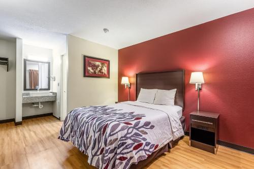 紅頂酒店 - 斯科茨堡 (Red Roof Inn Scottsburg) in 斯科茨堡 紅頂酒店 - 斯科茨堡 (Red Roof Inn Scottsburg) in 斯科茨堡