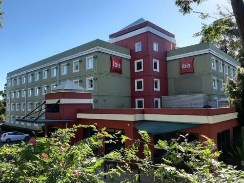 Entrance, ibis Sydney Thornleigh in Upper North Shore Entrance, ibis Sydney Thornleigh in Upper North Shore