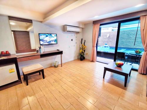 Scandia Beach Hostel in Pattaya Scandia Beach Hostel in Pattaya