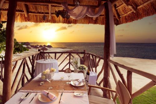 Étterem, Presidente InterContinental Cozumel Resort & Spa By IHG in Cozumel Vízpart Étterem, Presidente InterContinental Cozumel Resort & Spa By IHG in Cozumel Vízpart