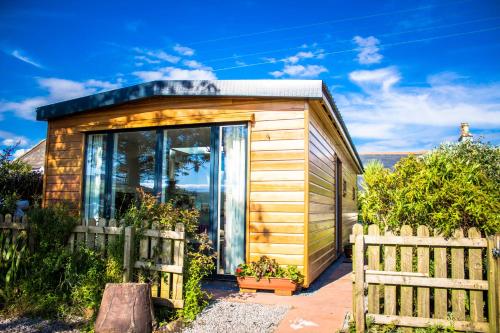 Sunset Retreat Lodge with Hot Tub in Carsethorn Sunset Retreat Lodge with Hot Tub in Carsethorn