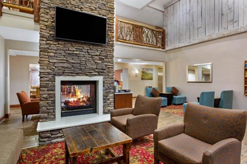 Lobby, La Quinta Inn & Suites by Wyndham Boone University in Boone (NC) Lobby, La Quinta Inn & Suites by Wyndham Boone University in Boone (NC)