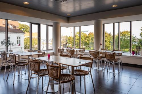 Food and beverages, Cabinn Aalborg in Aalborg City Center Food and beverages, Cabinn Aalborg in Aalborg City Center