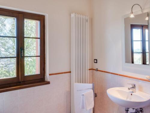 Bathroom, Borgo with mini pool in the Apennines unspoiled nature beautiful views in Sant' Angelo in Vado Bathroom, Borgo with mini pool in the Apennines unspoiled nature beautiful views in Sant' Angelo in Vado