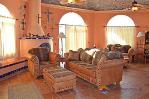 Casa Mariposa Azul by FMI Rentals in Las Conchas Casa Mariposa Azul by FMI Rentals in Las Conchas