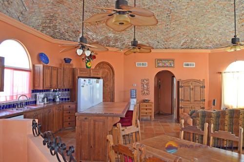 Casa Mariposa Azul by FMI Rentals in Las Conchas Casa Mariposa Azul by FMI Rentals in Las Conchas